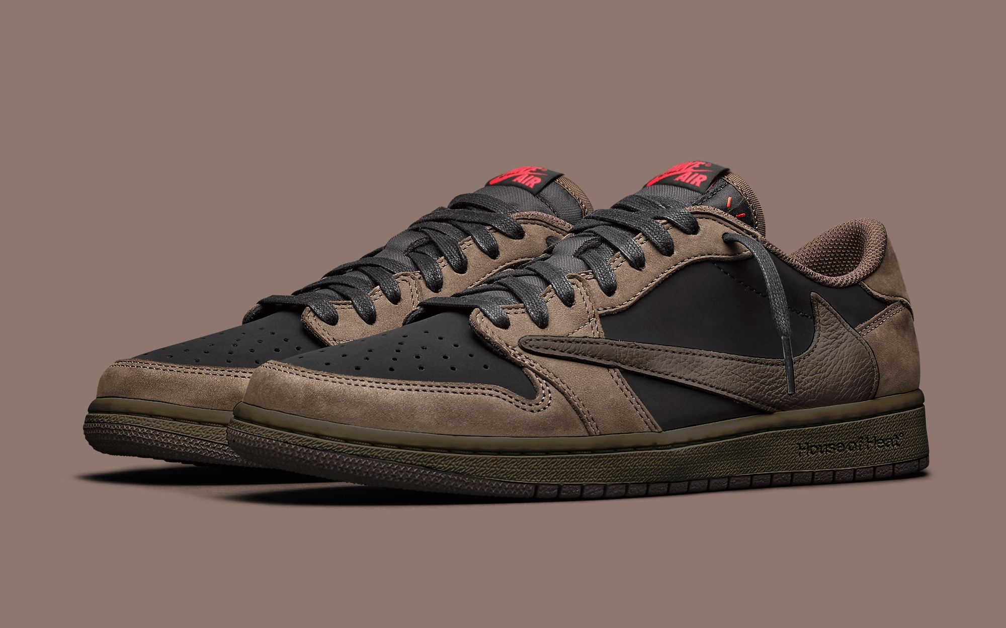 Travis Scott x Air Jordan 1 Low 