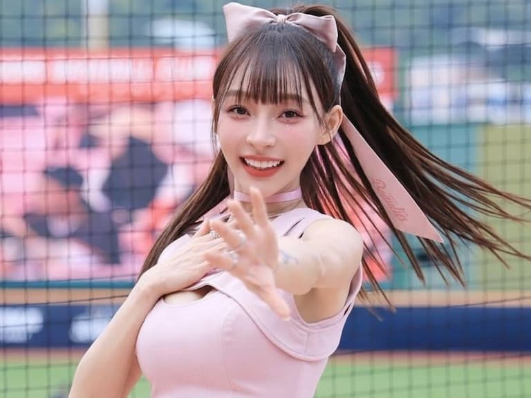 林襄香檳禮服解鎖豐滿曲線！加碼「五大美辣瞬間」你扛的住嗎？【野生抓正妹】