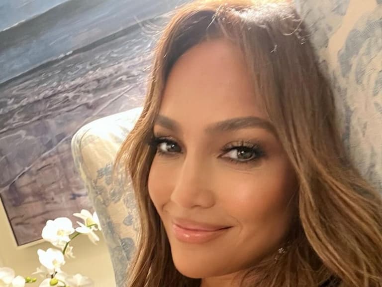 珍妮佛羅培茲 Jennifer Lopez 被記者逼問班艾佛列克 Ben Affleck 離婚傳聞!露「謎之微笑」正面回應!
