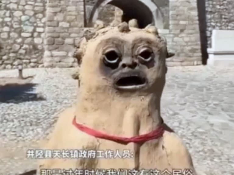 中國傳統習俗「噴火泥獅子」因獵奇外型爆紅，網友笑稱有點神似瑪卡巴卡！