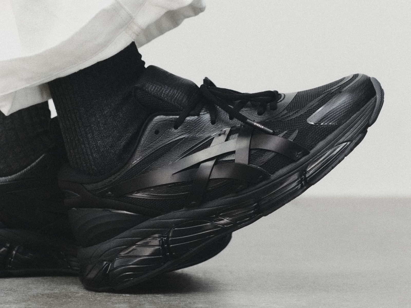 Studio Nicholson x ASICS GEL-QUANTUM 360 VIII 聯名鞋確立發表，2024 年 5 月底發售！