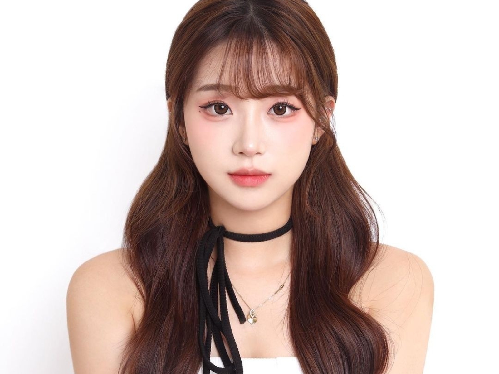 被封「新王牌」！南韓 19 歲啦啦隊正妹「李朱恩」如 AI 般絕頂臉蛋超炸裂！【野生抓正妹】