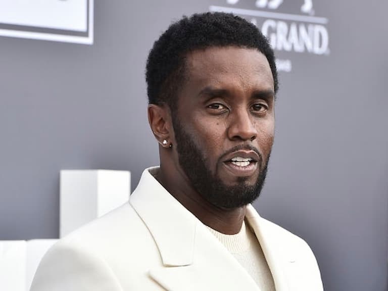 吹牛老爹 Diddy 再遭指控,在大學同學面前用皮帶毆打女友引熱議!