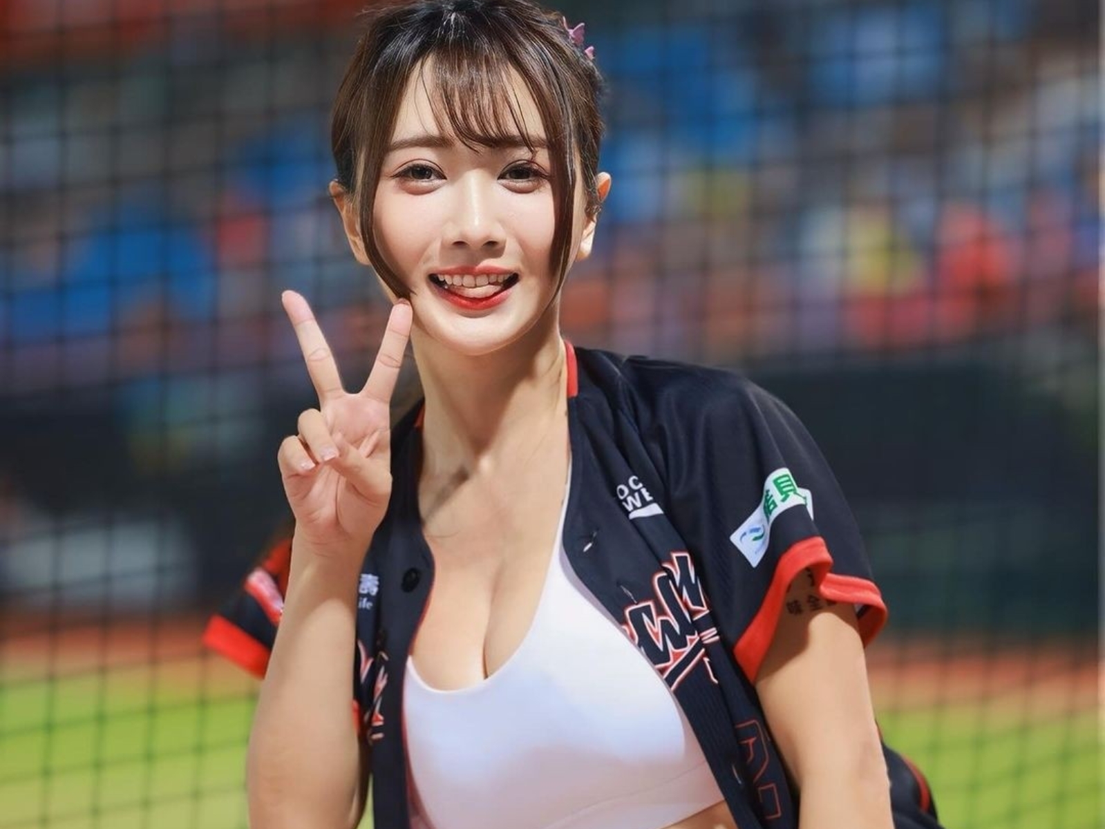 啦啦隊小龍女小珍奶住家被不明人士解鎖！求助保全遭冷眼：「我有繳管理費耶！」【野生抓正妹】