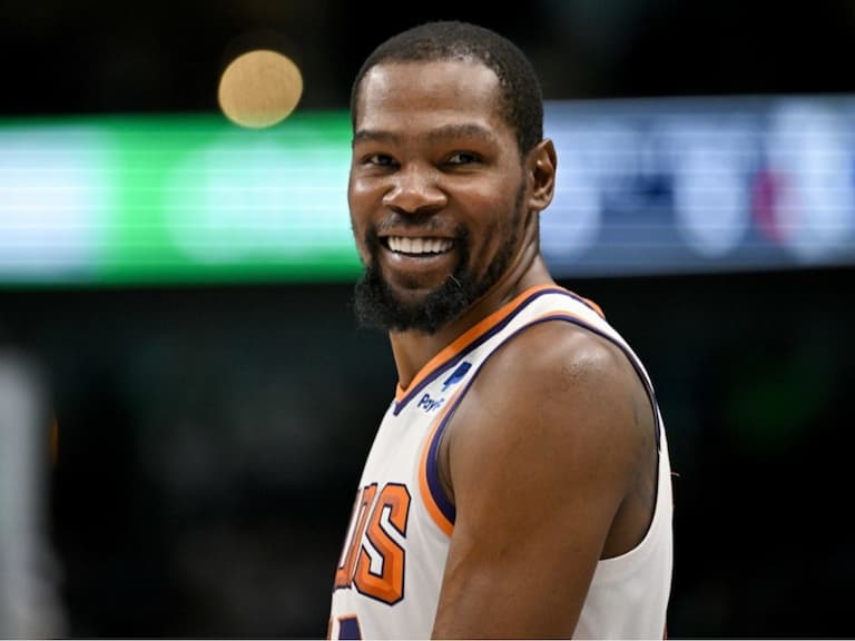 NBA/Kevin Durant 夜店「瘋狂練球」畫面流出,網友:「果然憑實力單身!」