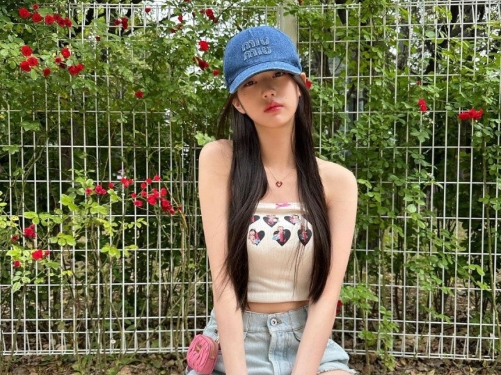 2024 韓國旅遊穿搭大解析：6～8 月必備「這樣」單品！