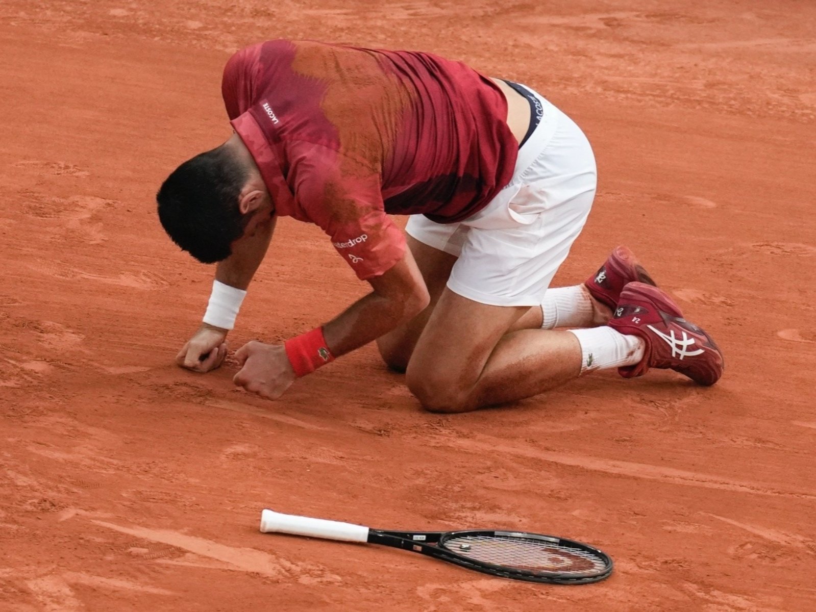 法網／Novak Djokovic 右膝半月板撕裂提前退賽，世界球王寶座恐將拱手讓人！