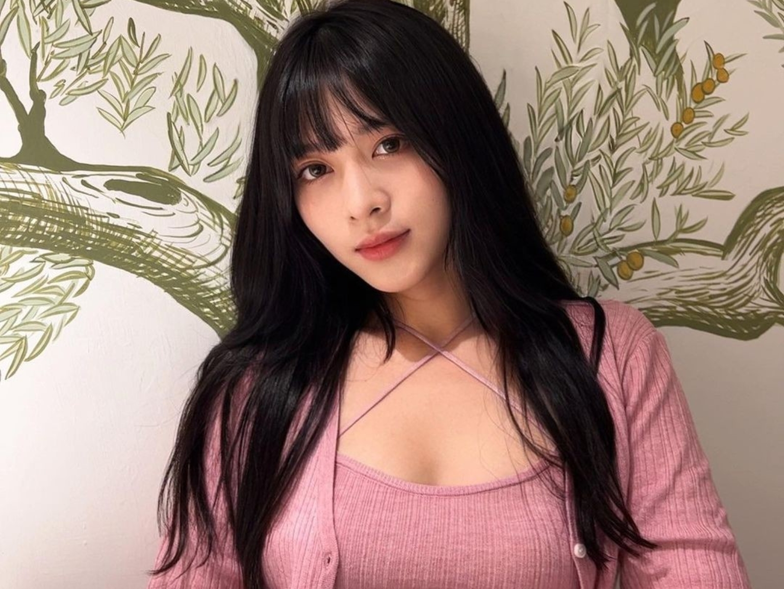 軟裝設計師 Nina 反差氣質太迷人，上衣都要撐爆！【野生抓正妹】