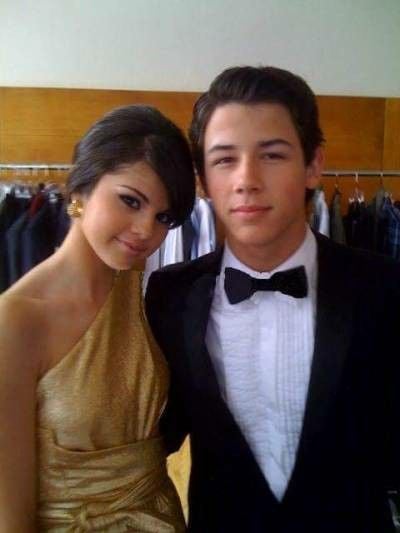賽琳娜 Selena Gomez 男友感情史回顧：小賈斯汀 Justin Bieber 分手原因、被爆將與新男友論及婚嫁！