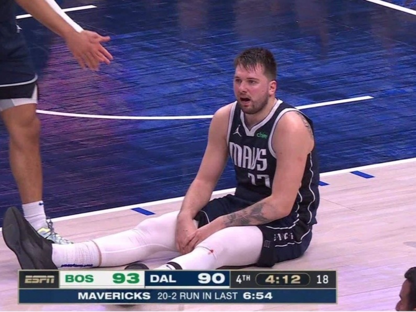 NBA／Luka Doncic 季後賽首度犯滿離場，賽後嗆裁判「加油點好嗎！」