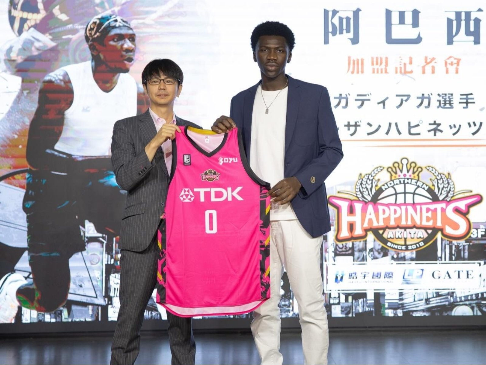 阿巴西正式加盟日本 B.LEAGUE 秋田北部喜悅，承接富樫勇樹的 0 號球衣！