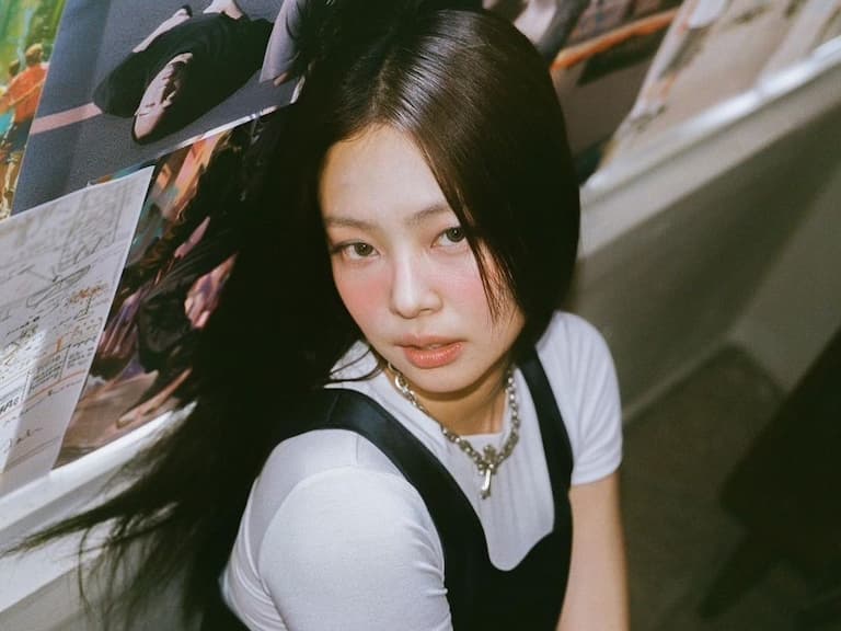 BLACKPINK Jennie 廣告 Rap 疑似嘲諷 YG：「被黑暗籠罩的日子，我們從歷史中走出來！」