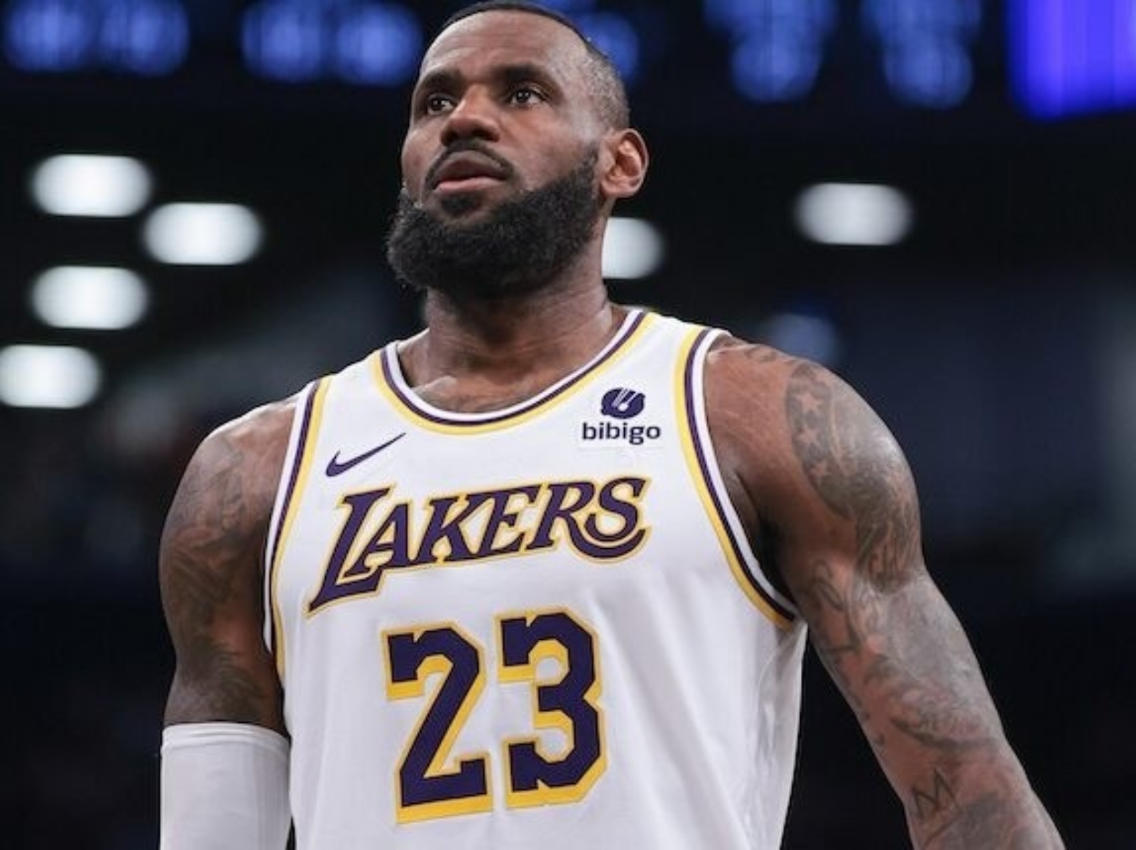 NBA／消息稱詹皇願意「降薪 1600 萬美元」讓湖人招募球星，鎖定 Klay 等 3 人！