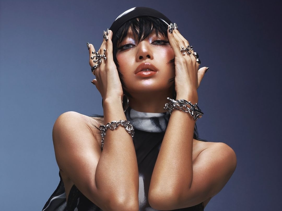 BLACKPINK Lisa〈ROCKSTAR〉拿下 2024 VMA 大獎！先前傳出封街拍攝，支付店家費用給太少引熱議！