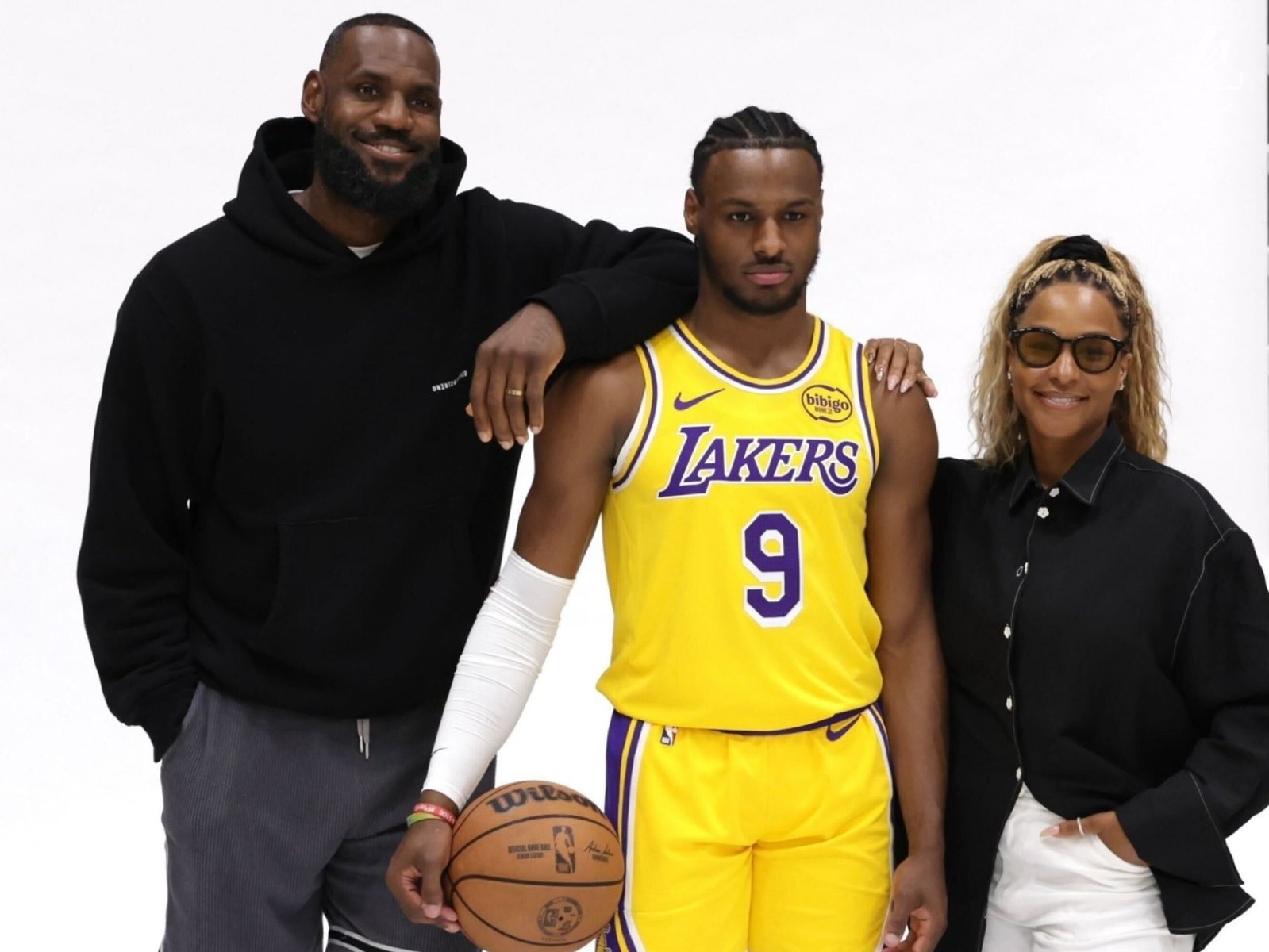 NBA／Bronny James 與湖人簽約「薪資」出爐，4 年 790 萬美元高規格待遇！