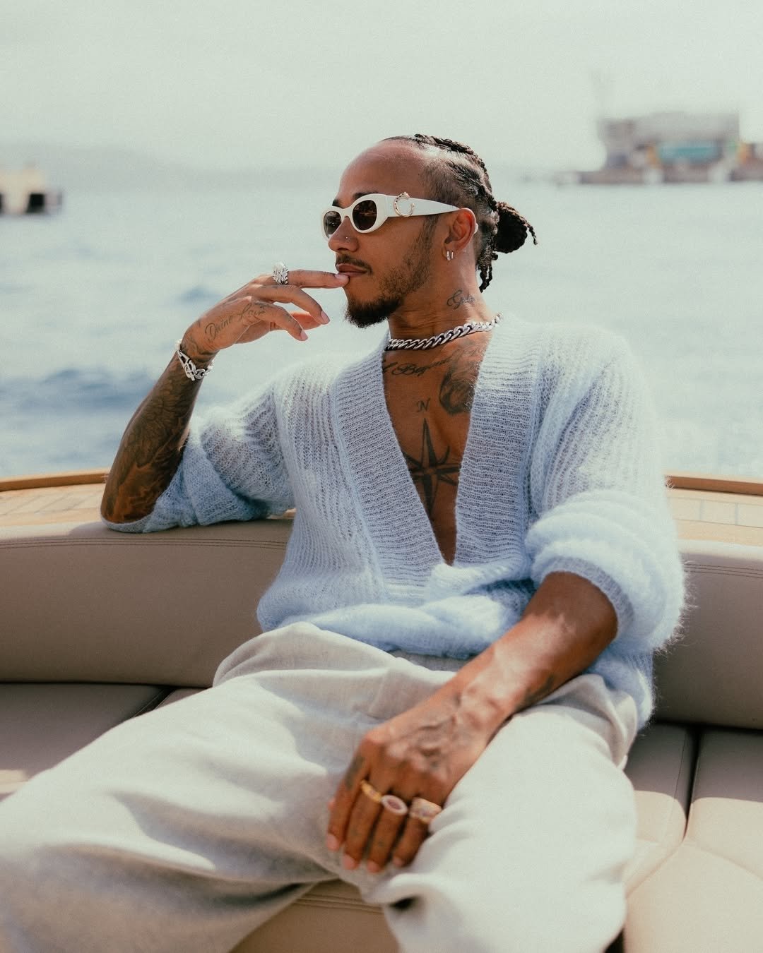 路易斯漢米爾頓 Lewis Hamilton 穿搭指南,這 7 招制霸成「F1 最帥車手」!