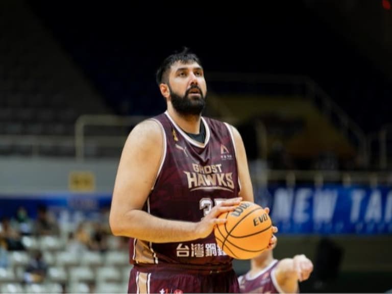 布拉 Sim Bhullar 發文指控臺南台鋼獵鷹多項離譜惡行：「已聘請律師將訴諸法律！」