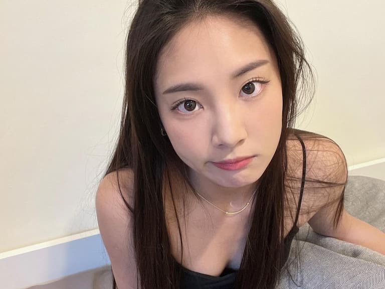 「YT 本庄鈴」品子自認「胖了」，泳裝解放急喊：「該瘦身啦！」【野生抓正妹】