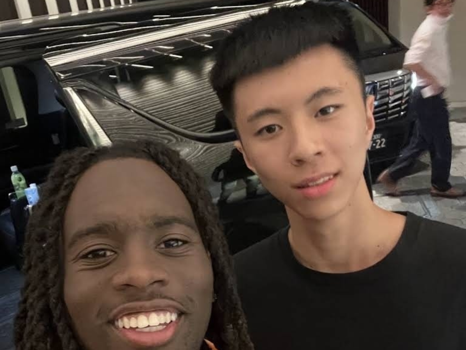 Kai Cenat 宣布買房給 Ray 住，「台灣最強高中生」繼續過著開掛人生！