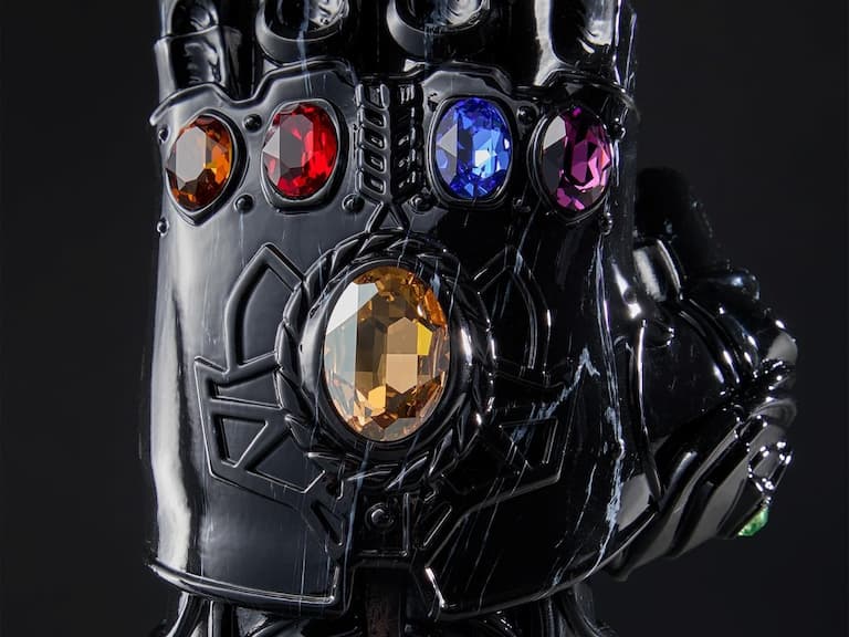 KITH 攜手漫威 Marvel 打造「施華洛世奇水晶」無限手套，全球限量 30 組盲盒開賣！