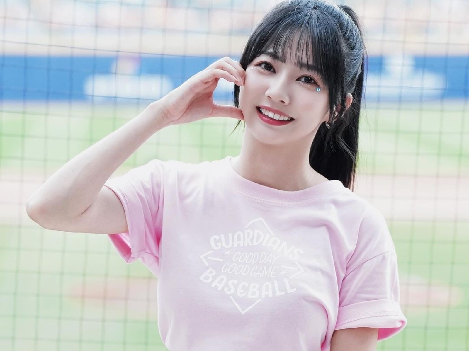 慈妹烤肉「香汗淋漓」超養眼，網刷一排想吃：「拉肚子我也願意！」【野生抓正妹】