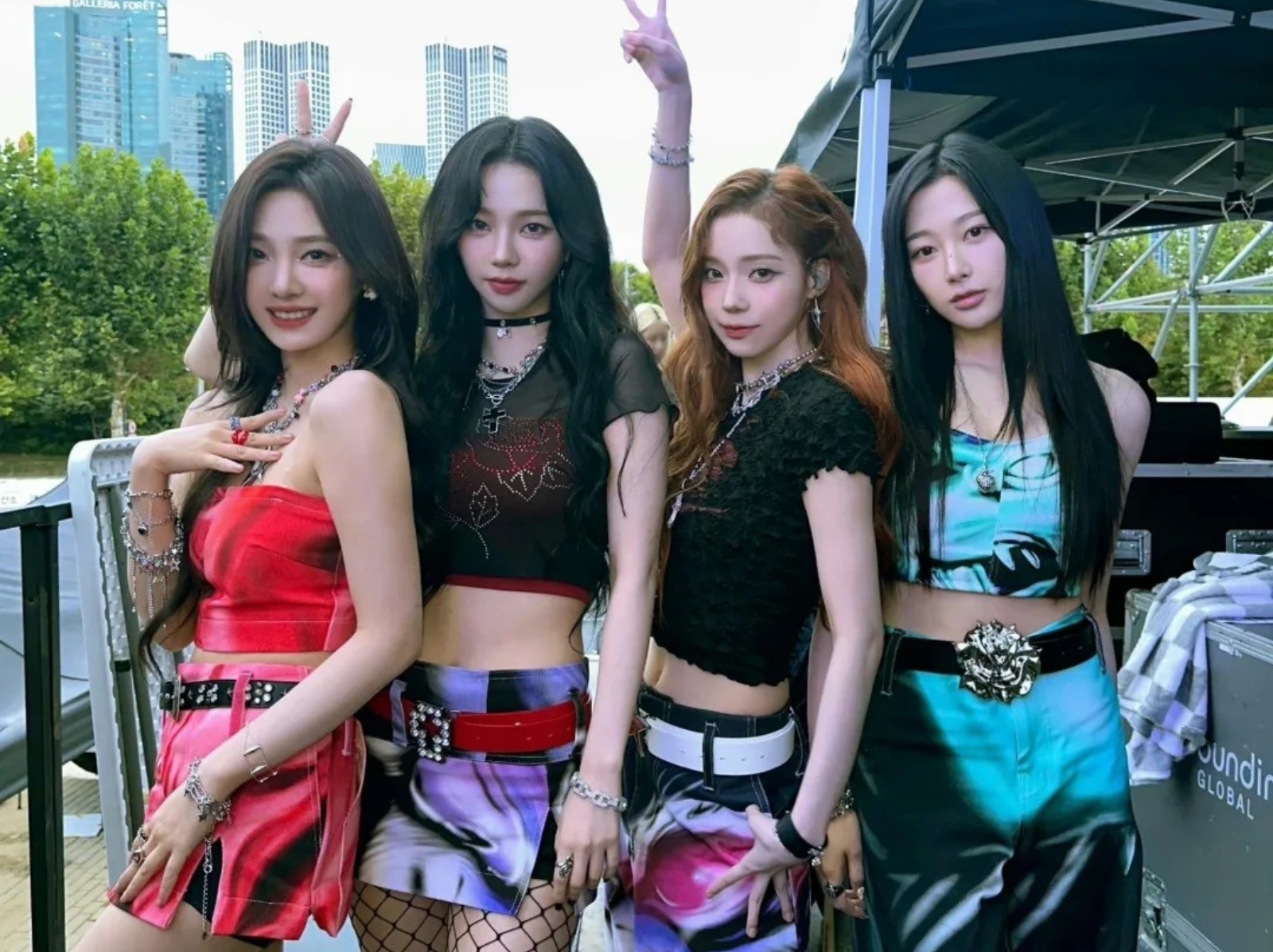 演唱會的 10 種人格：SNG 連線型、勁歌熱舞型等，看看你是哪一種類型！