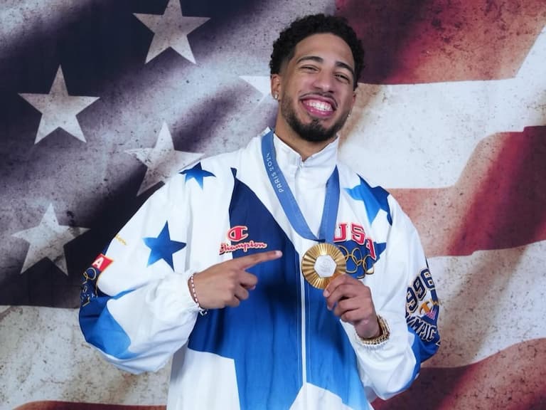 巴黎奧運/Tyrese Haliburton 用中文「兄弟們」向粉絲問好!狂曬金牌在巴黎享受度假!
