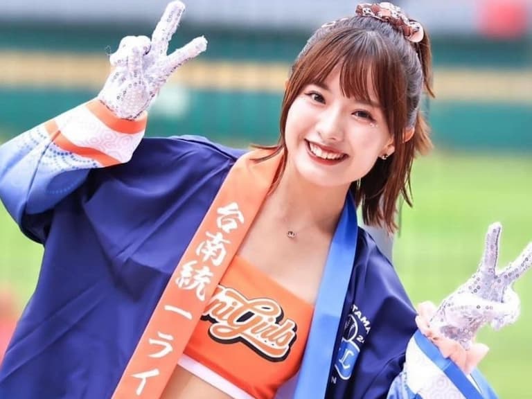 希美 Nozomi 秀出「超狂連續後空翻」,網友驚呆:「開始支持統一獅了!」【野生抓正妹】