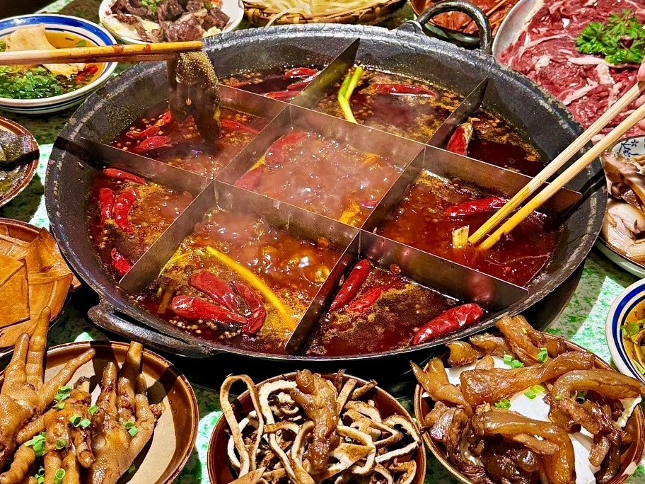 別管林依晨成都人了！台北正宗四川火鍋 5 家必吃推薦，鮮香辣爽超過癮！