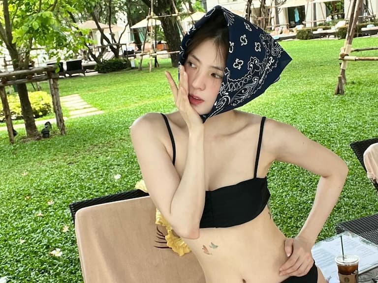 韓韶禧(한소희)黑色泳裝大露白皙美腰,真的是美到太「腰」壽!