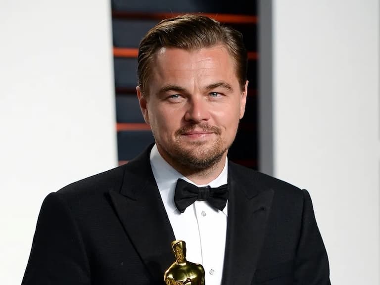 影帝李奧納多 Leonardo DiCaprio 花錢不手軟丟 5 萬歐元當小費，網友：想離職當服務生了...