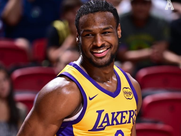 NBA/Bronny James 夏季聯賽首秀湖人球衣拍賣價格曝光,果然是最有天父的球員?