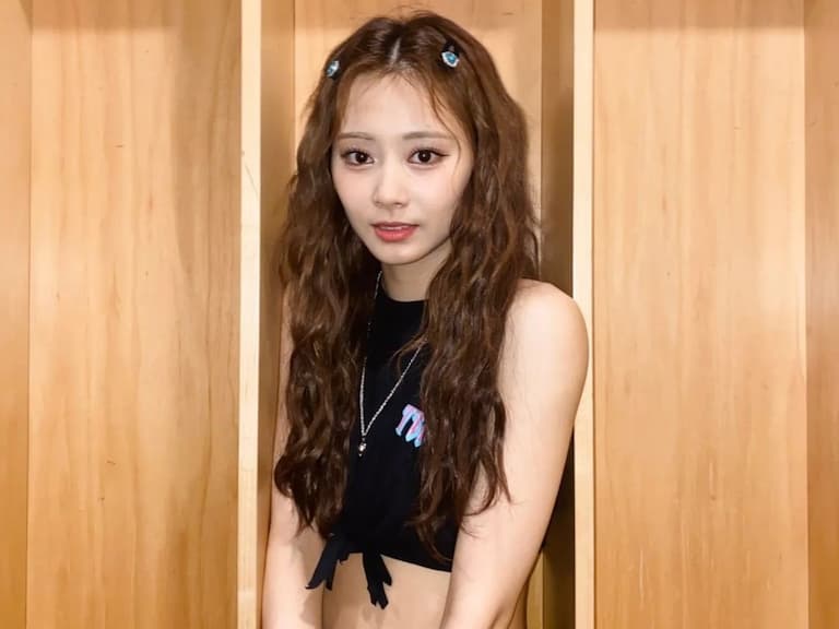 TWICE 周子瑜公開韓國豪宅，健身訓練過程首度揭曉！粉絲驚呼：「核心力量太強！」