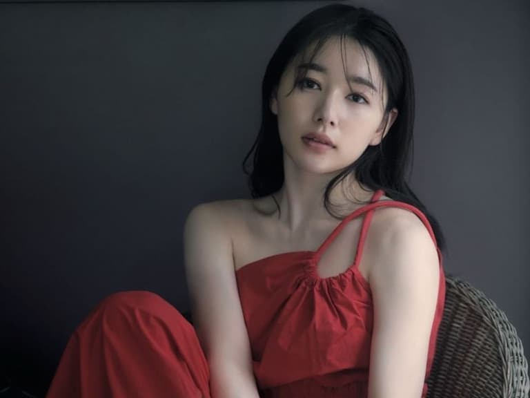 櫻井日奈子推出全新寫真，拋開玉女形象大解放！【野生抓正妹】