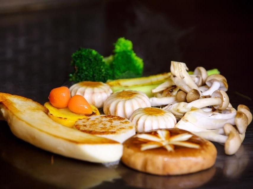 2025 台北素食鐵板燒 5 家推薦：毅植、ROBIN'S⋯多種蔬食創意料理精緻又可口！