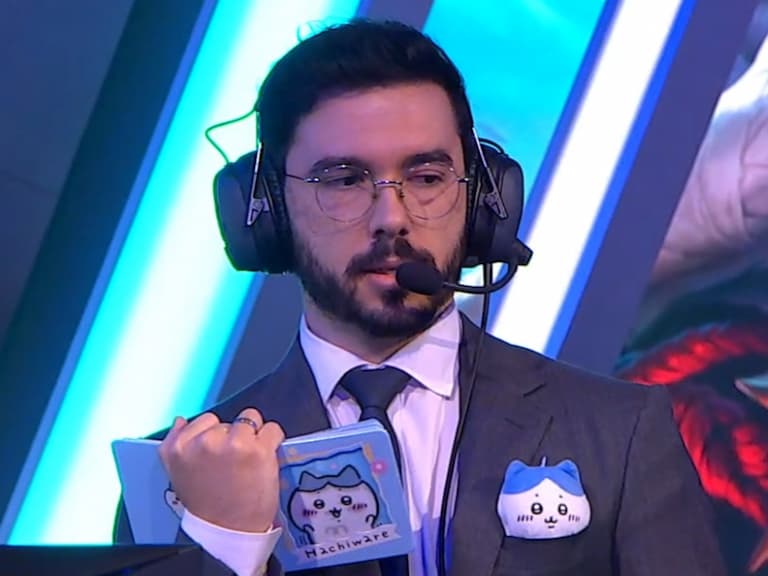 《Chiikawa 吉伊卡哇》 現身《英雄聯盟 LoL》世界賽，G2 分析師 Rodrigo Oliveira 帶「小八」出戰！