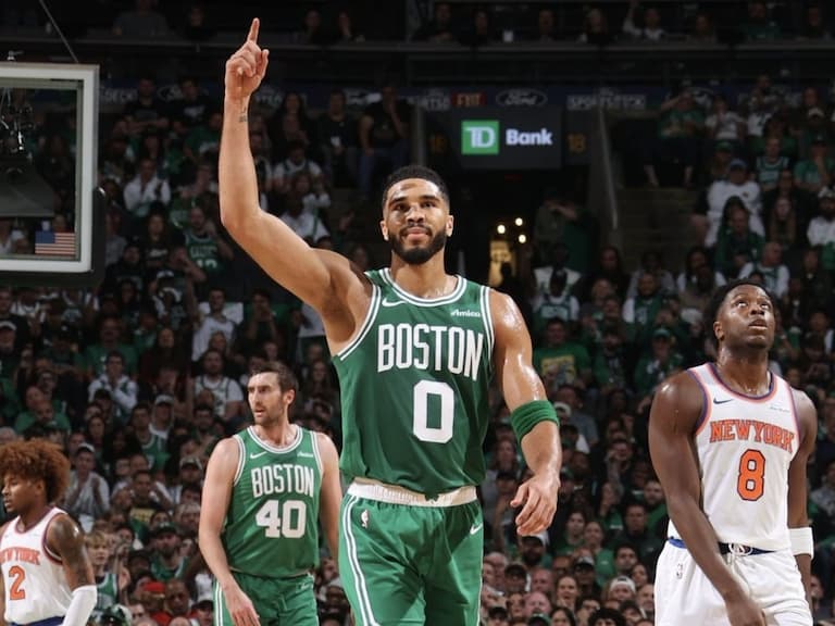 NBA/塞爾提克開幕戰海虐尼克 23 分,全場狂轟 29 記三分球追平歷史紀錄!