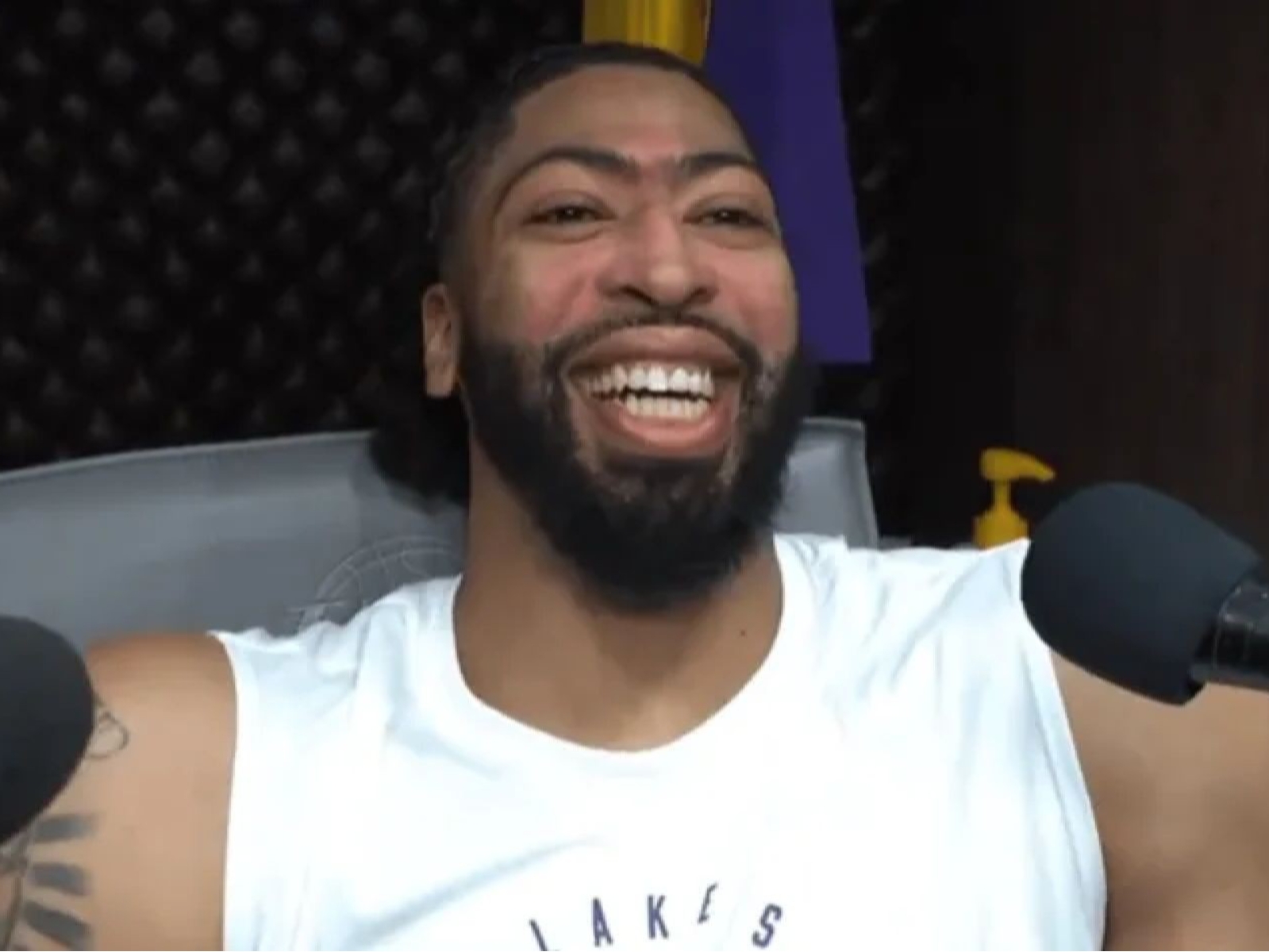 NBA／Anthony Davis 開幕戰爆砍 36 分 16 籃板，笑談「我們第一次在詹皇達成里程碑贏球！」