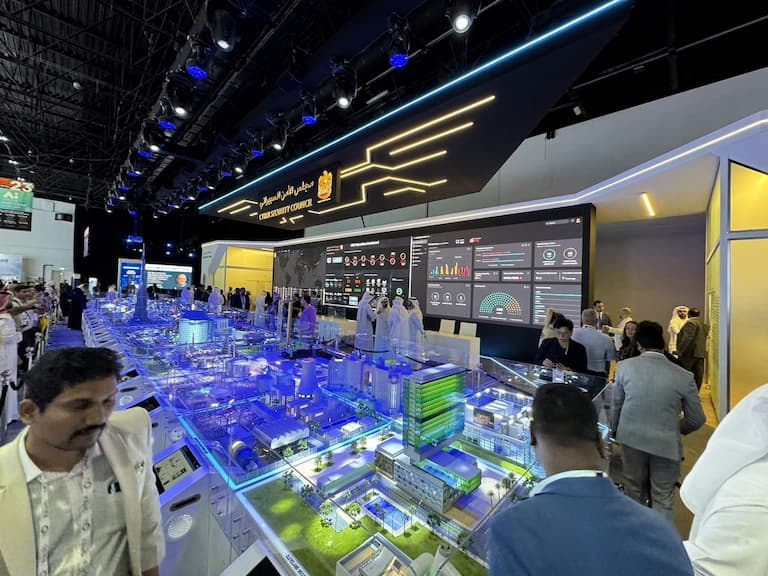 美商 MoBagel 於杜拜 GITEX 發表！最新財務分析 AI 平台，受阿聯酋 AI 及新創部長青睞！