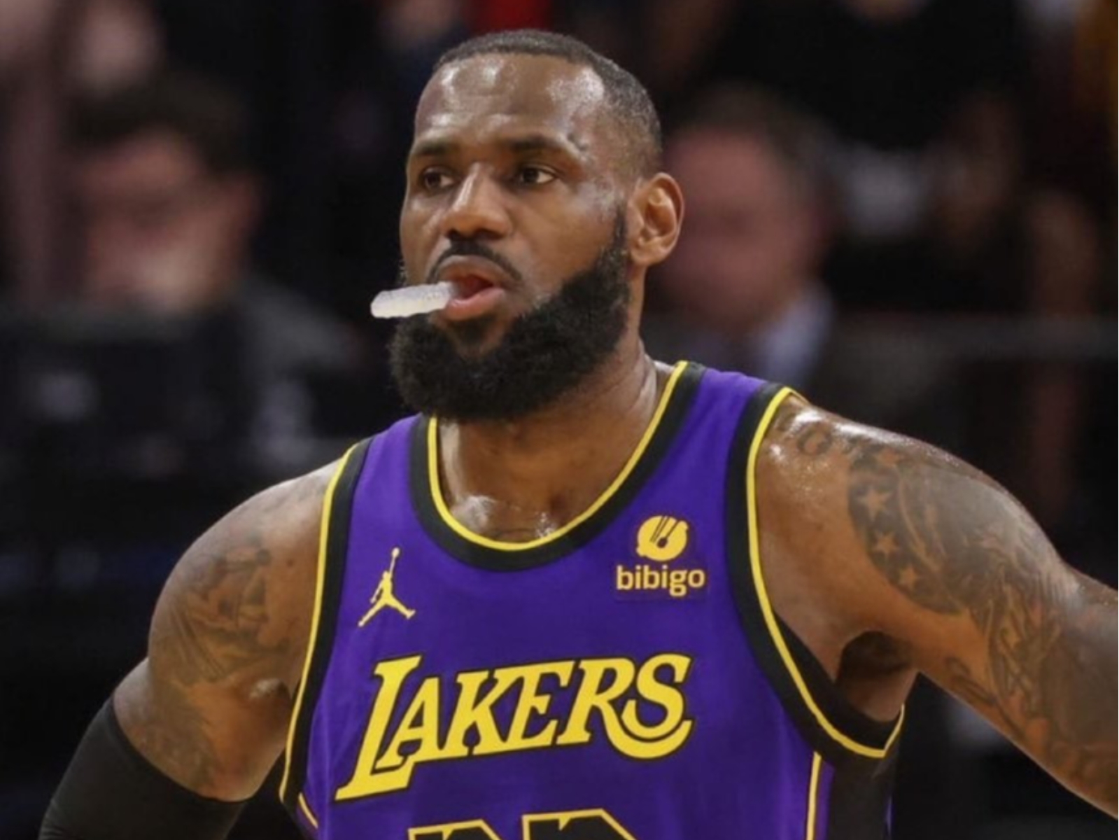 NBA／詹皇 21.4% 命中率創 17 年生涯新低，賽後受訪「鼻水狂流」身體不適！