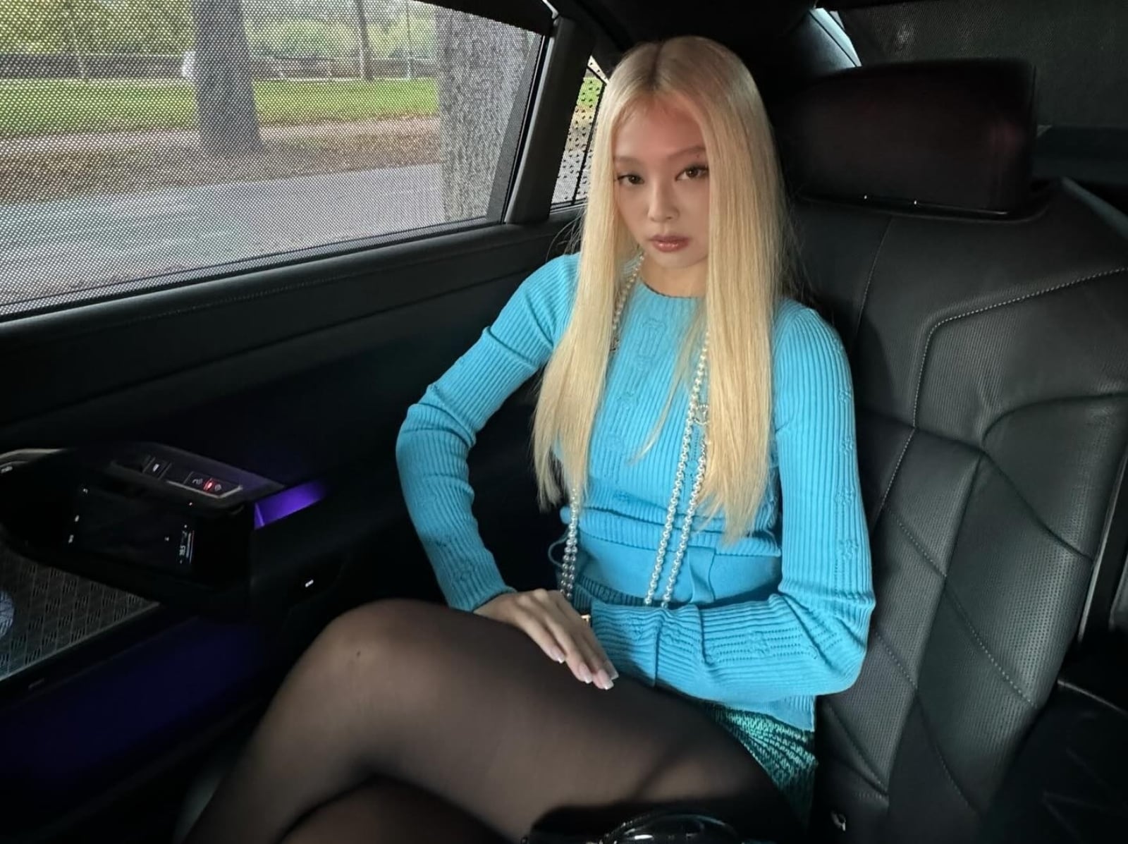 Jennie〈Mantra〉再掀「下衣失蹤穿搭」風潮！5 大公式馬上學，性感不過時！