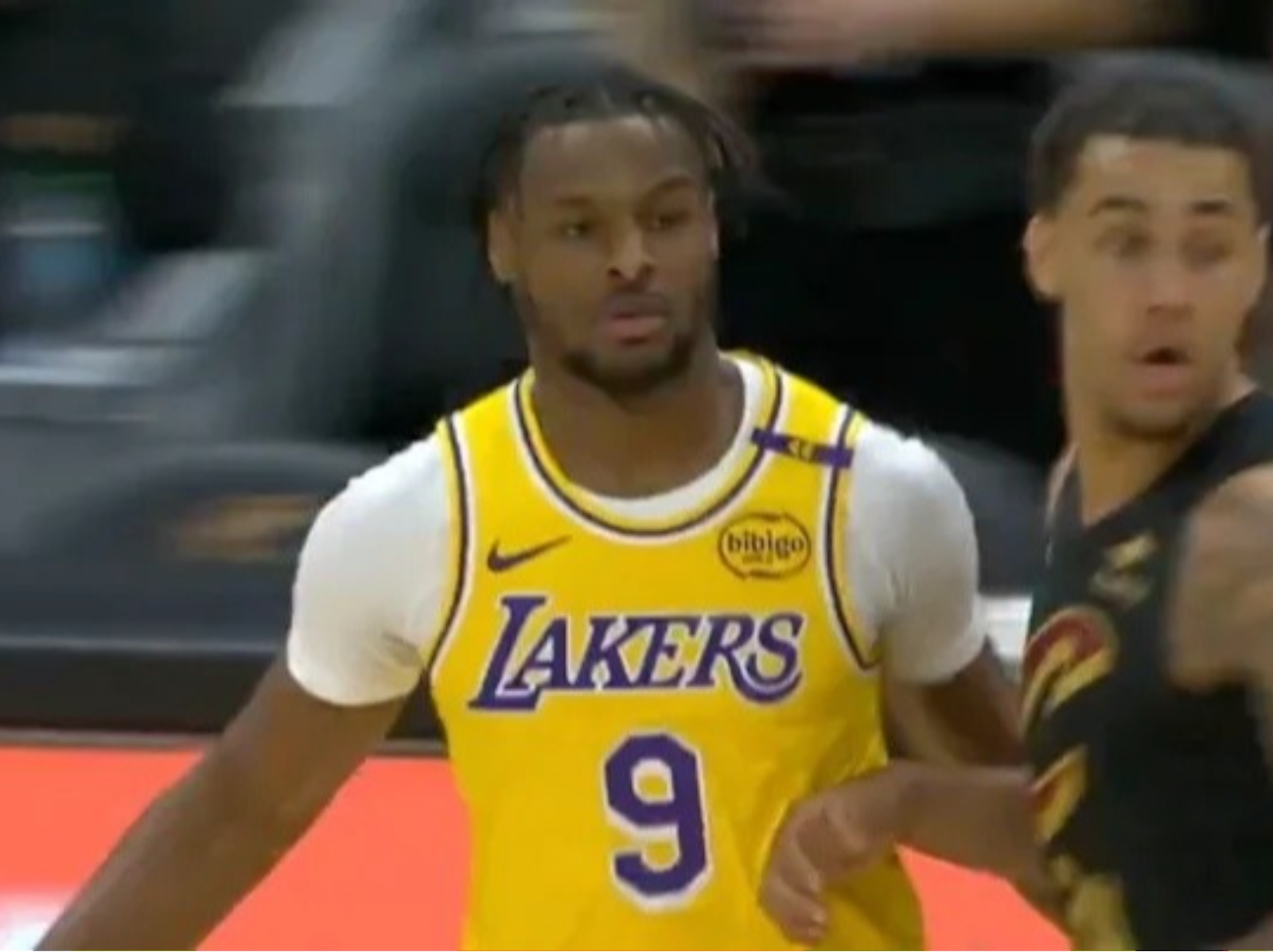 NBA／Bronny James 生涯首分正式出爐，全場觀眾為之瘋狂歡呼！