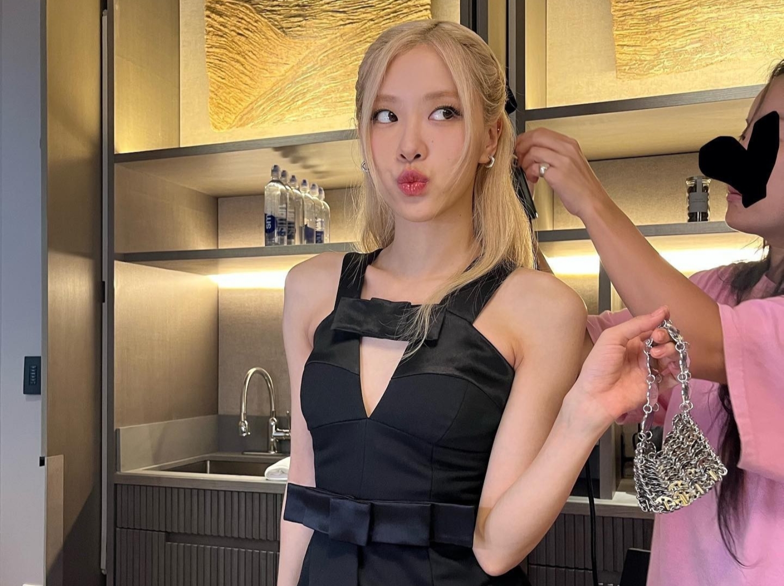 Rosé 深夜突發限時動態預告引熱議！網瘋猜：「又有新作品了嗎？」
