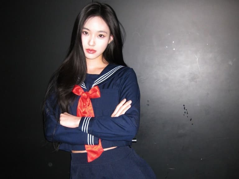 小S 女兒 Lily 許韶恩萬聖節曬水手制服美照！引網朝聖：「根本人間富江！」