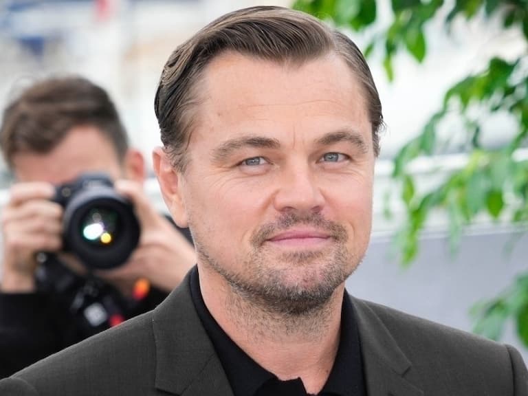 李奧納多 Leonardo DiCaprio 與 26 歲女友 Vittoria Ceretti 穩定交往，傳出計劃當爸爸！
