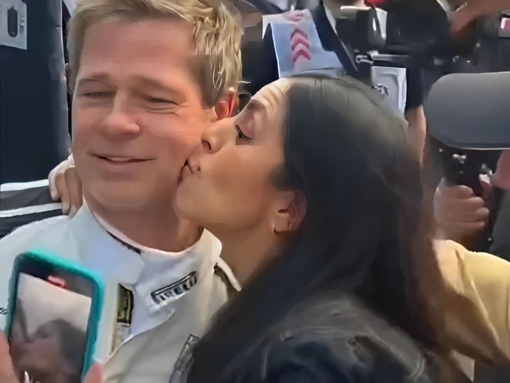 《F1》布萊德彼特 Brad Pitt 遭狂粉強吻！1 分鐘影片曝光遭網轟：「噁心！」