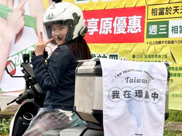 李多慧挑戰機車環島,「雨中騎行 6 小時」狼狽模樣曝光!【野生抓正妹】