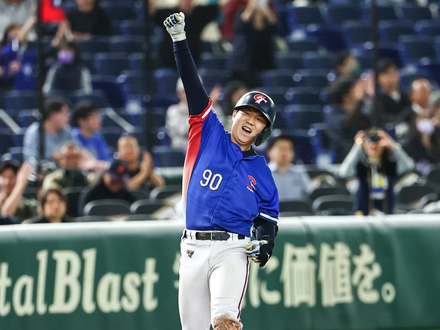 棒球 12 強／中華隊（台灣）奪下複賽首勝，強大火力 8：2 擊退美國！