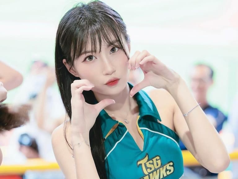李樂應援美到令人驚艷！台鋼球迷激推：「絕對是優質潛力股！」【野生抓正妹】