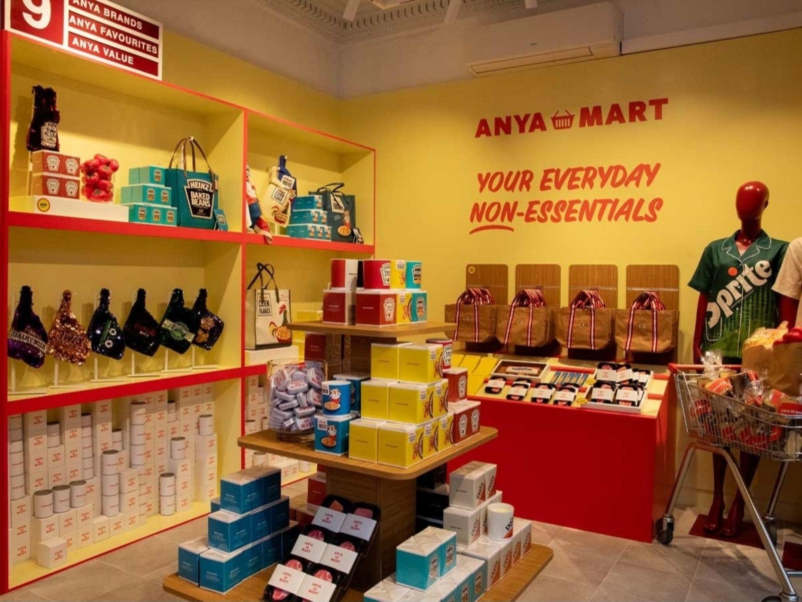 ANYA MART 奇趣登場！日常生活超市大玩奢華幽默